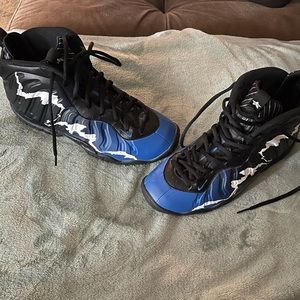 Black white and blue Nike Foam Posites youth size 5.5